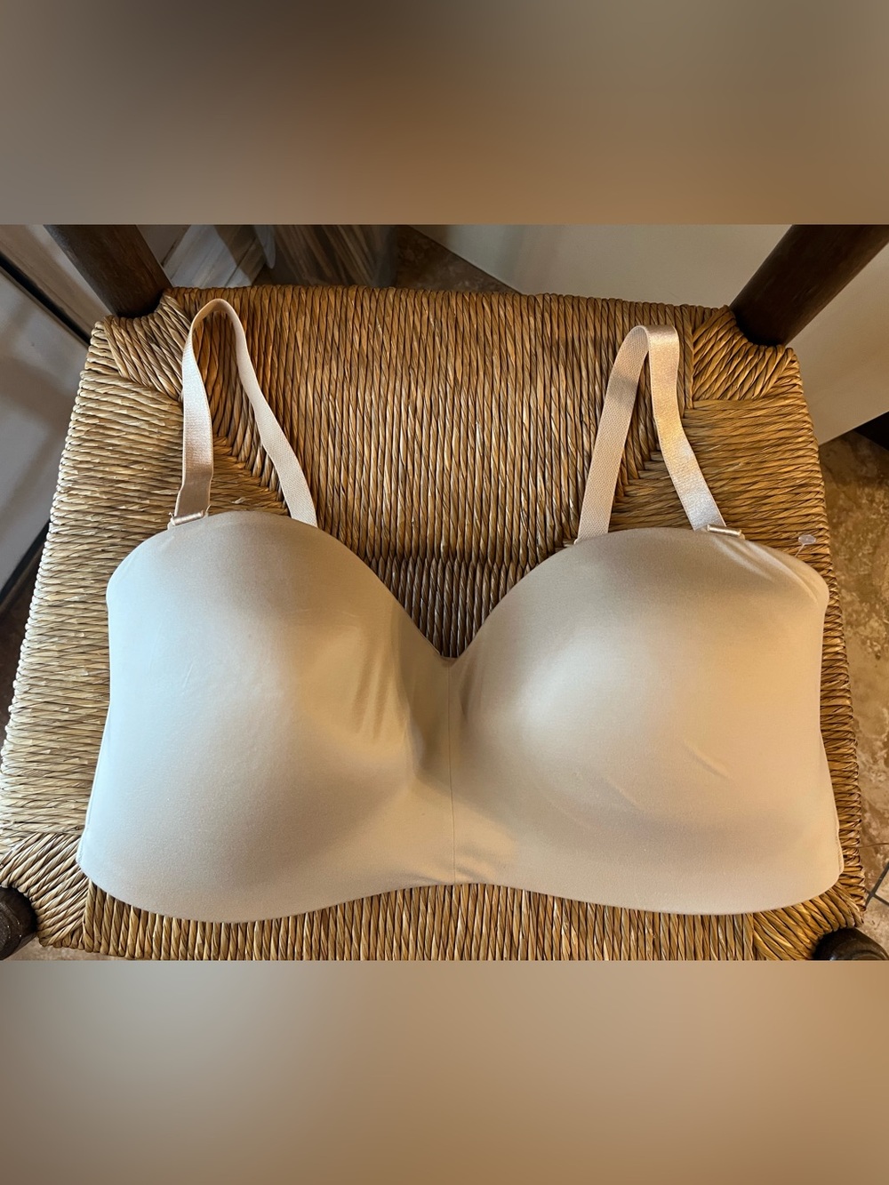 Wacoal Staying Power Wireless Convertible Strapless Bra Sand Nude 38DD 854372